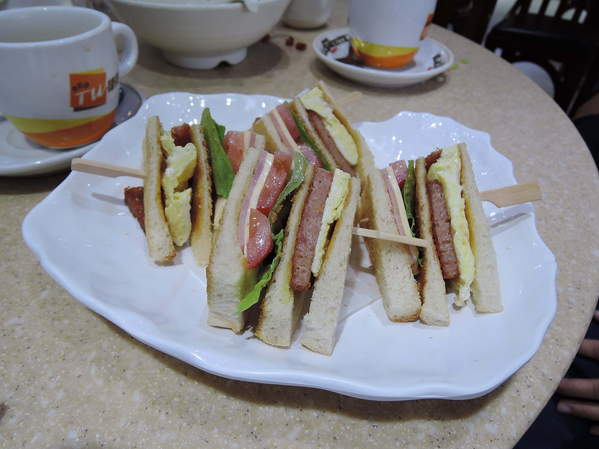 club sandwiches